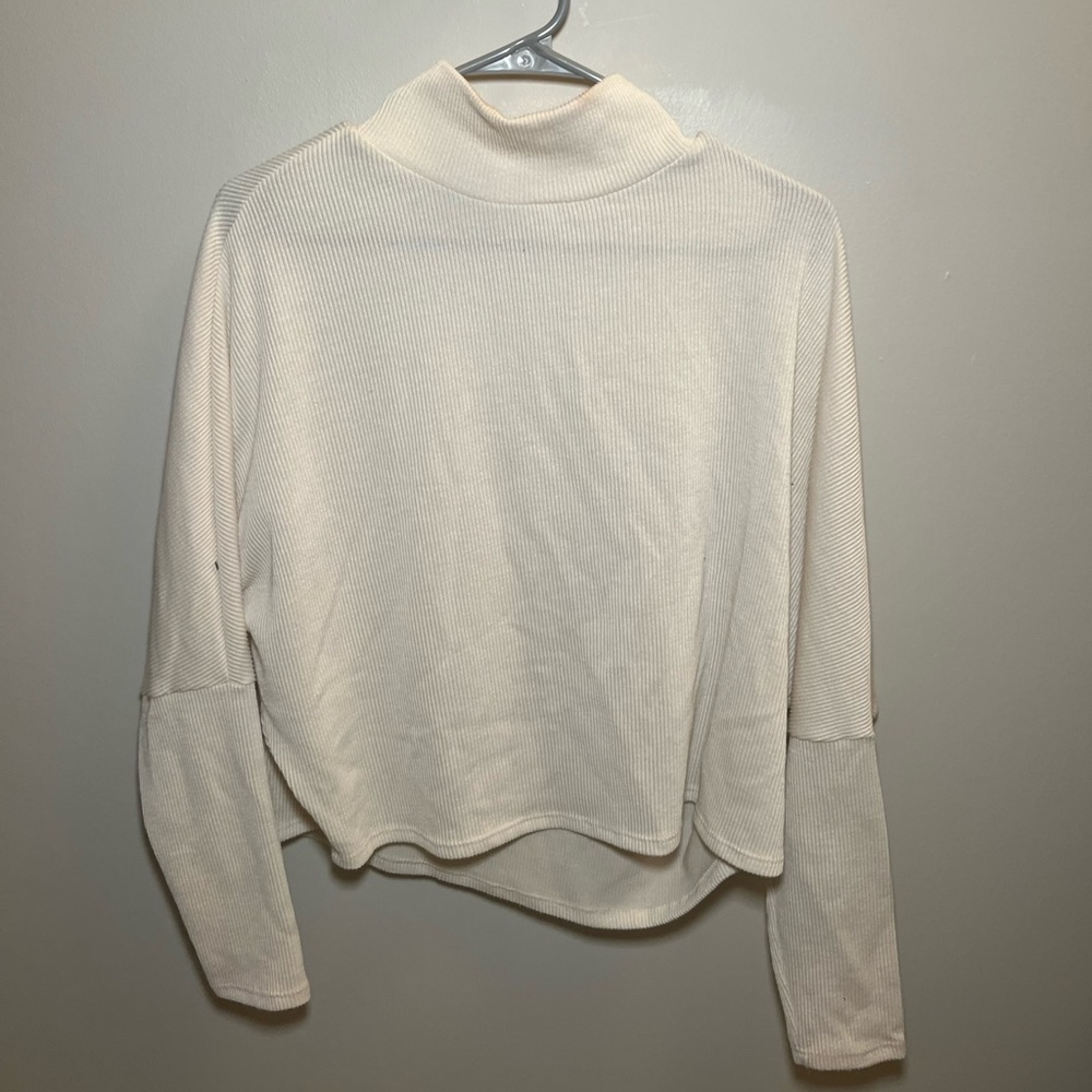 Cream turtleneck sweater size M